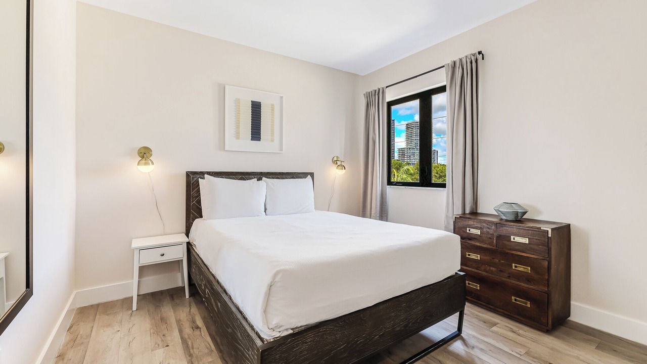 Photo of Bedroom in Midtown