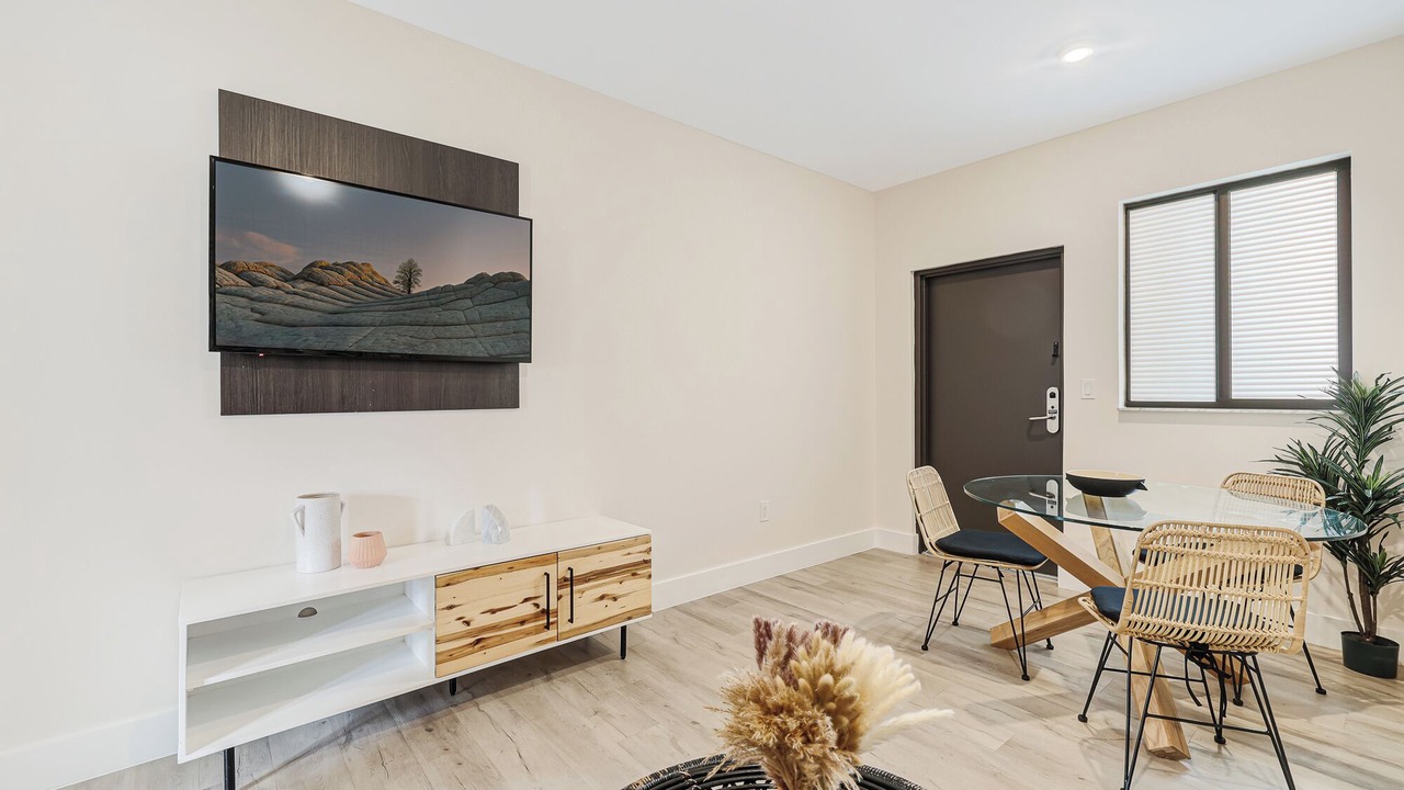 Photo of Livingroom in Midtown