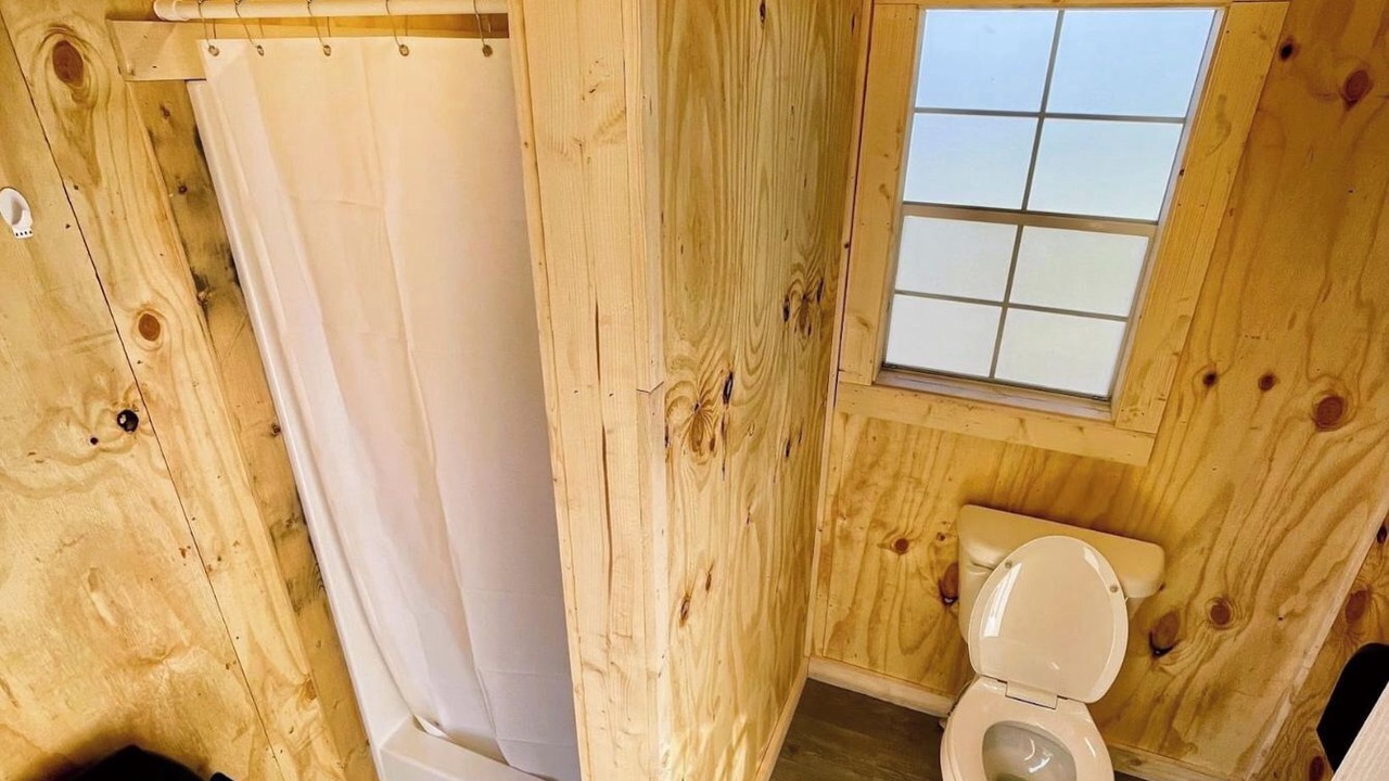 Photo of Bathroom in Marshall