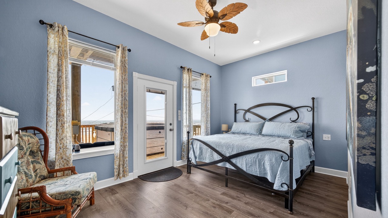Photo of Bedroom in Surfside Beach