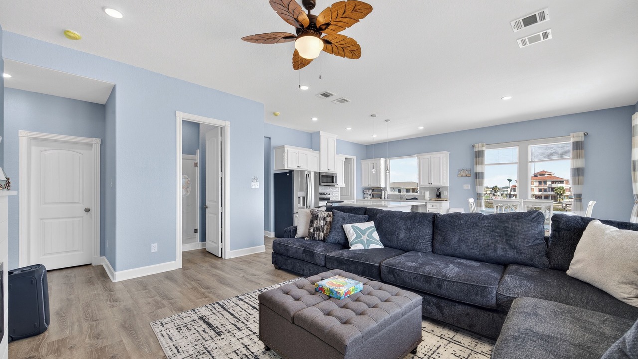 Photo of Livingroom in Surfside Beach