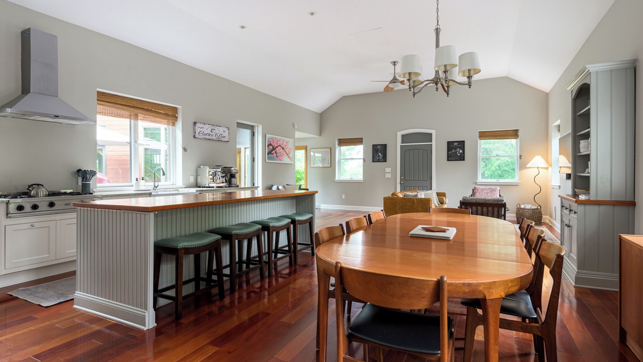 Photo of Others in Middle Hope