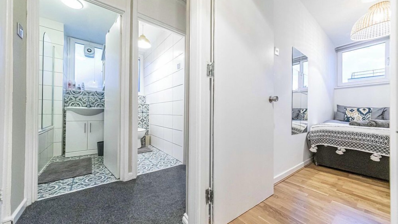 Photo of Bathroom in Canary Wharf