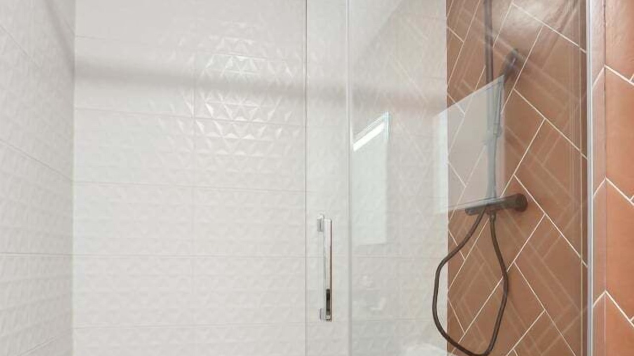 Photo of Bathroom in Montreuil