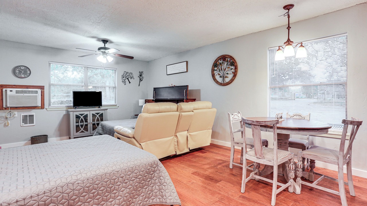 Photo of Bedroom in Valley View