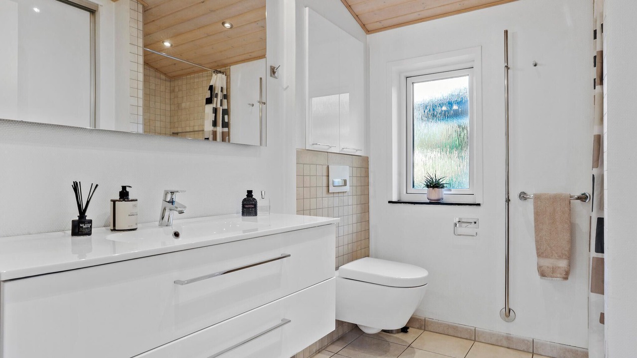 Photo of Bathroom in Arrild Ferieby