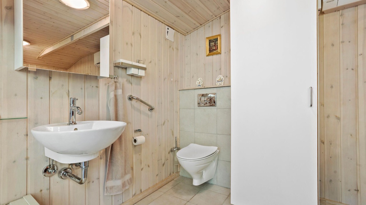 Photo of Bathroom in Arrild Ferieby