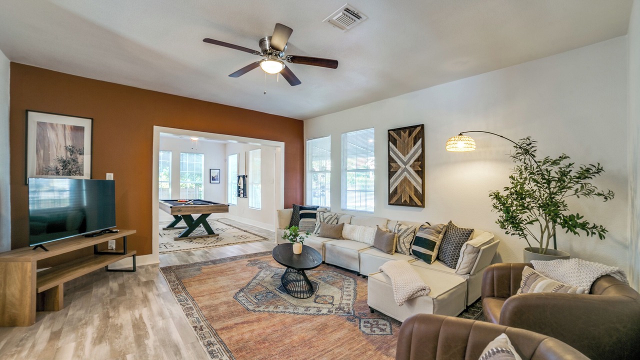 Photo of Livingroom in Near East Side