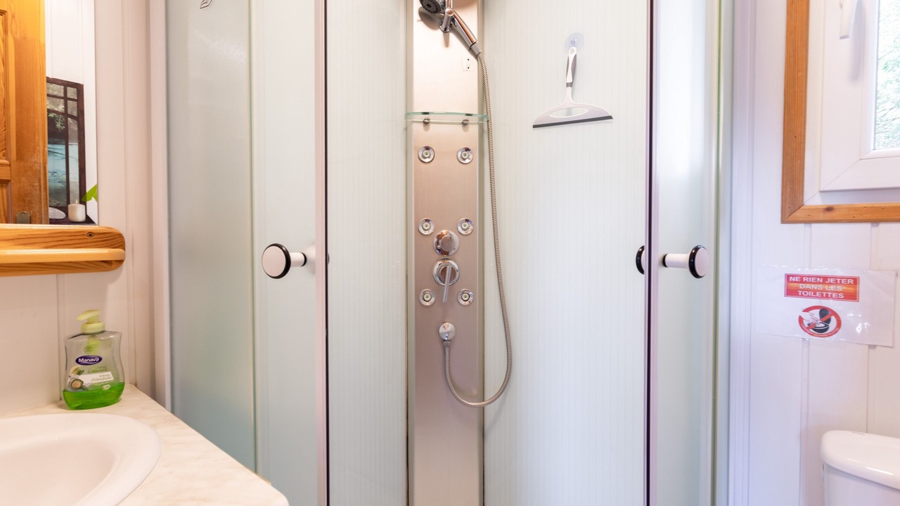 Photo of Bathroom in Rouffiac-des-Corbieres