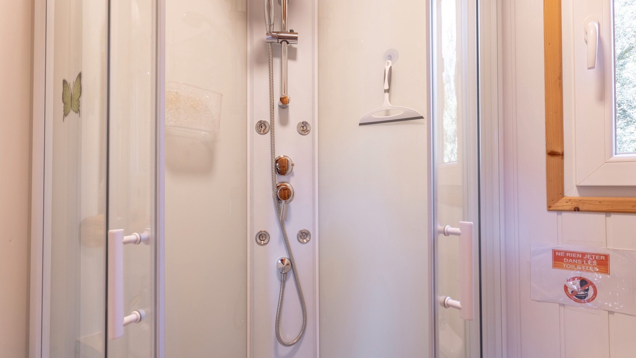 Photo of Bathroom in Rouffiac-des-Corbieres