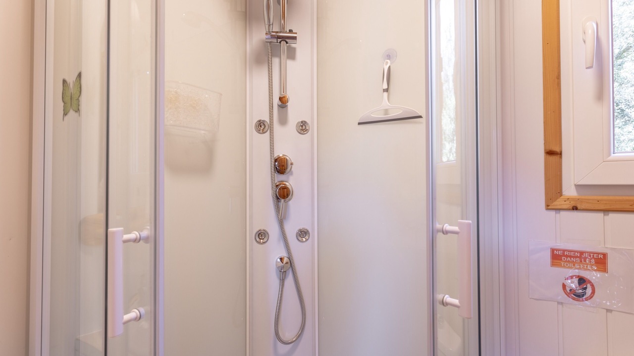 Photo of Bathroom in Rouffiac-des-Corbieres