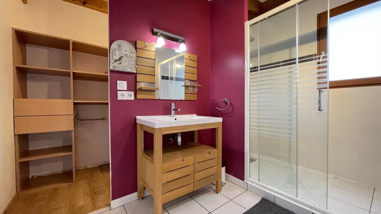 Photo of Bathroom in Garindein