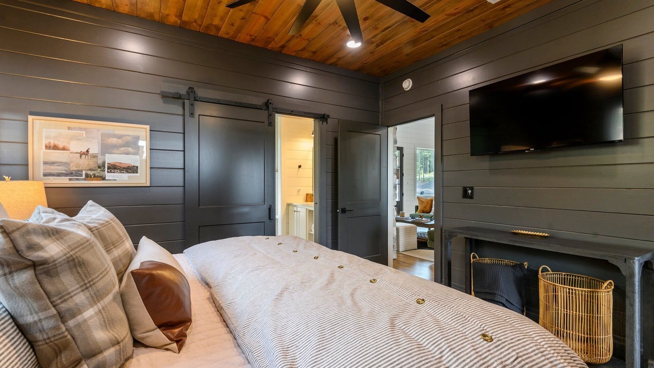 Photo of Bedroom in Broken Bow