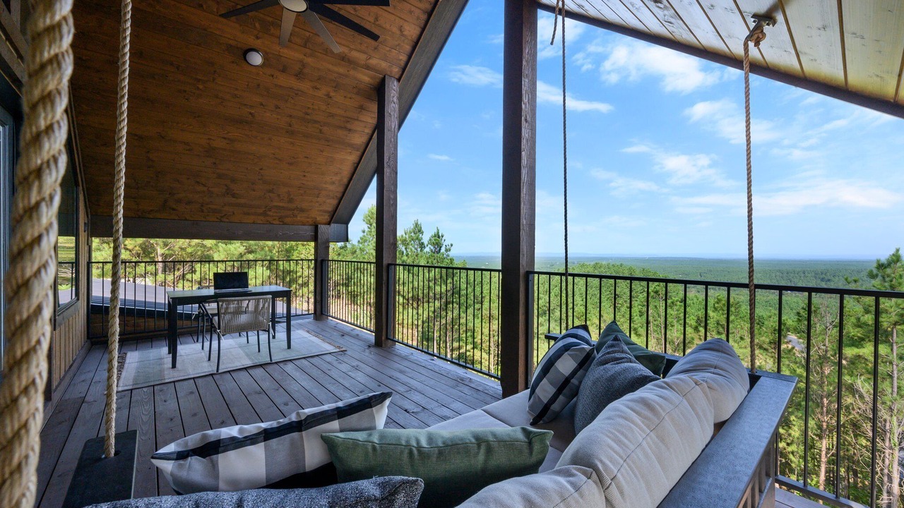 Photo of Patio Balcony in Broken Bow