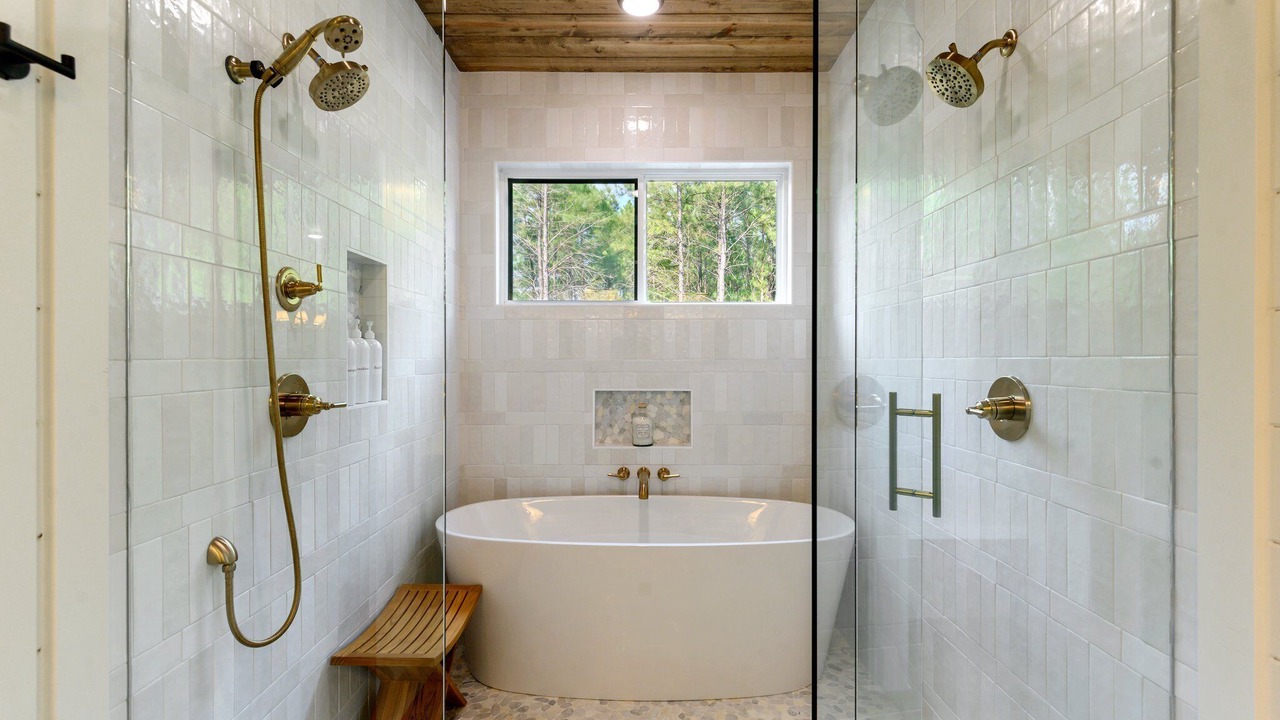 Photo of Bathroom in Broken Bow