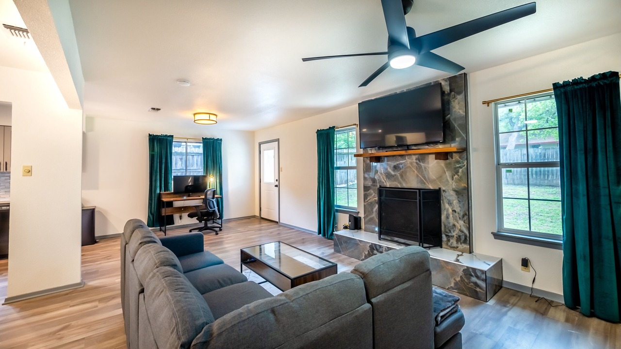 Photo of Livingroom in Medical Center District