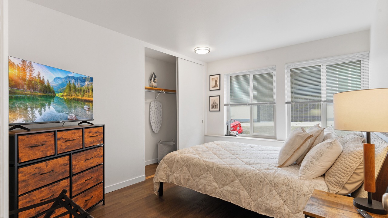 Photo of Bedroom in University District
