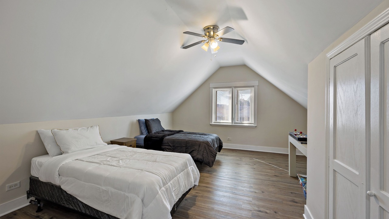 Photo of Bedroom in Garfield Ridge