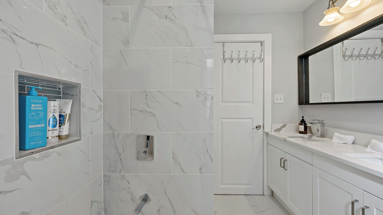 Photo of Bathroom in Garfield Ridge