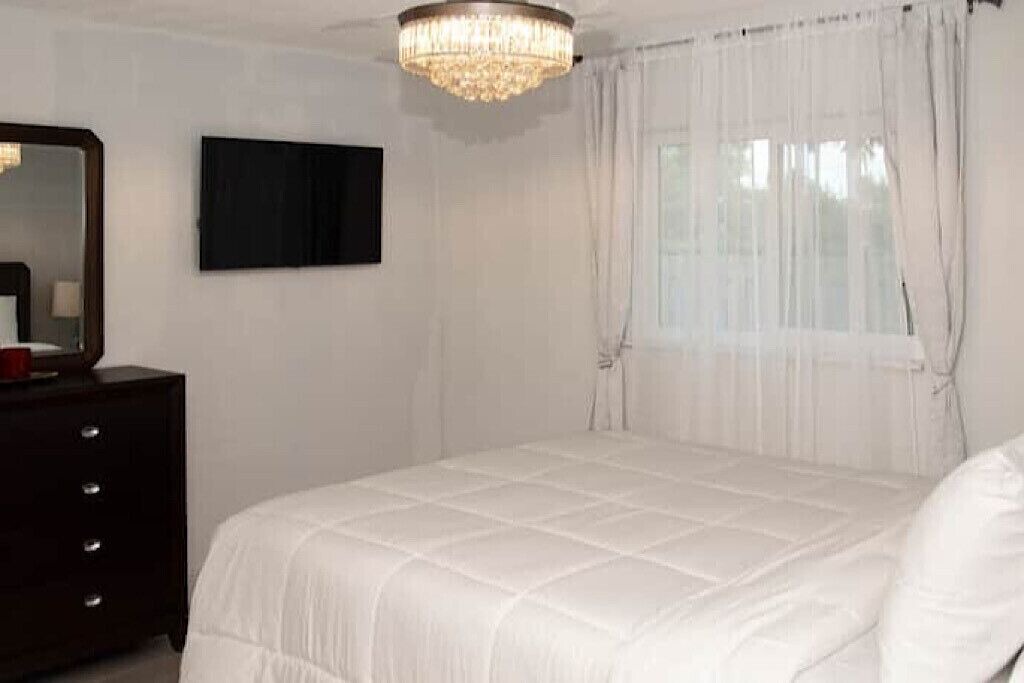 Photo of Bedroom in Coral Springs