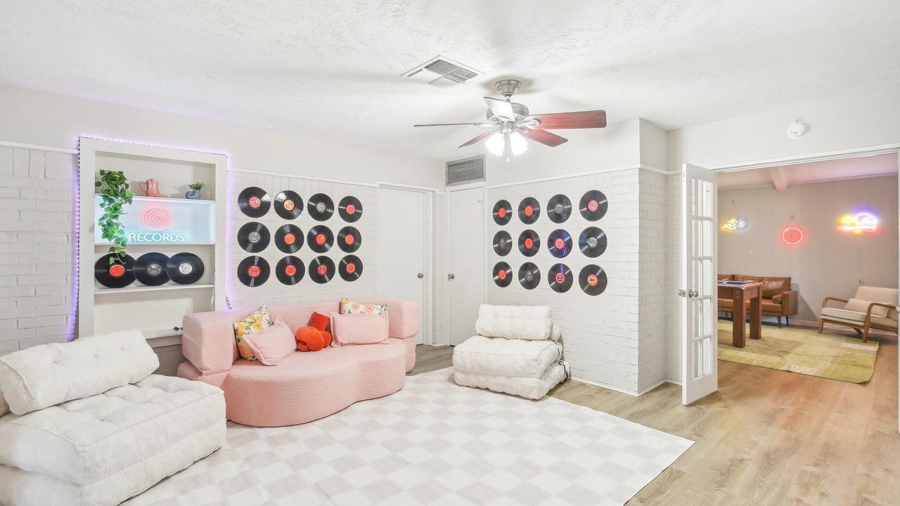 Photo of Livingroom in College Station