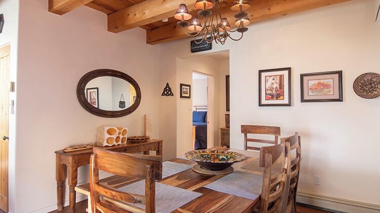 Photo of Livingroom in Historic Eastside
