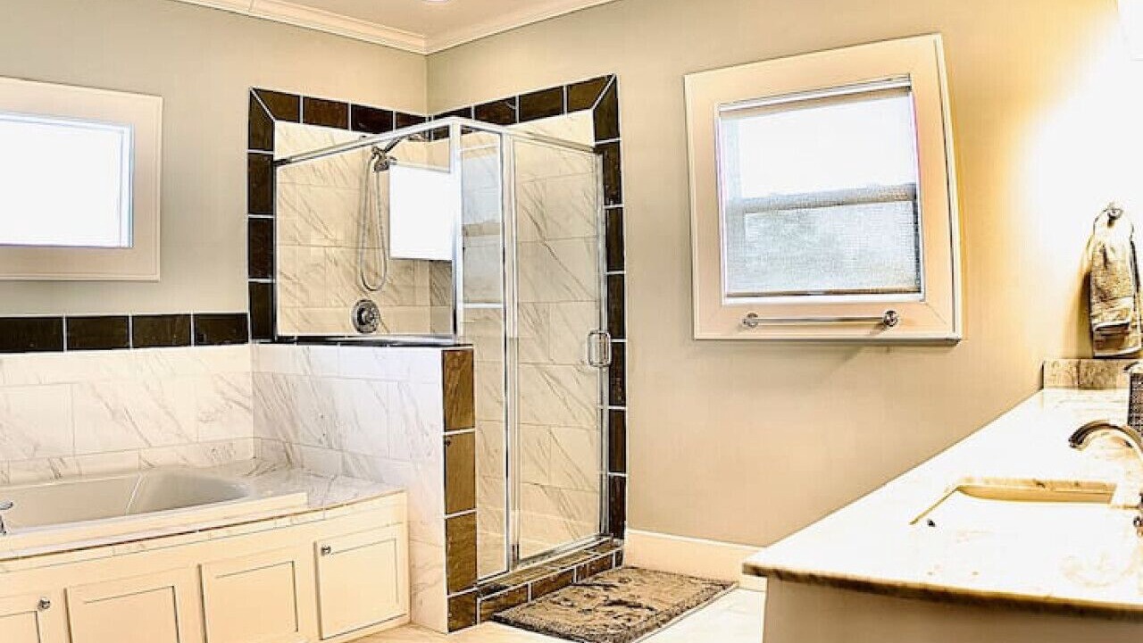 Photo of Bathroom in El Lago
