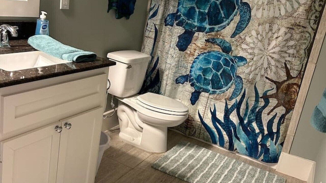 Photo of Bathroom in El Lago