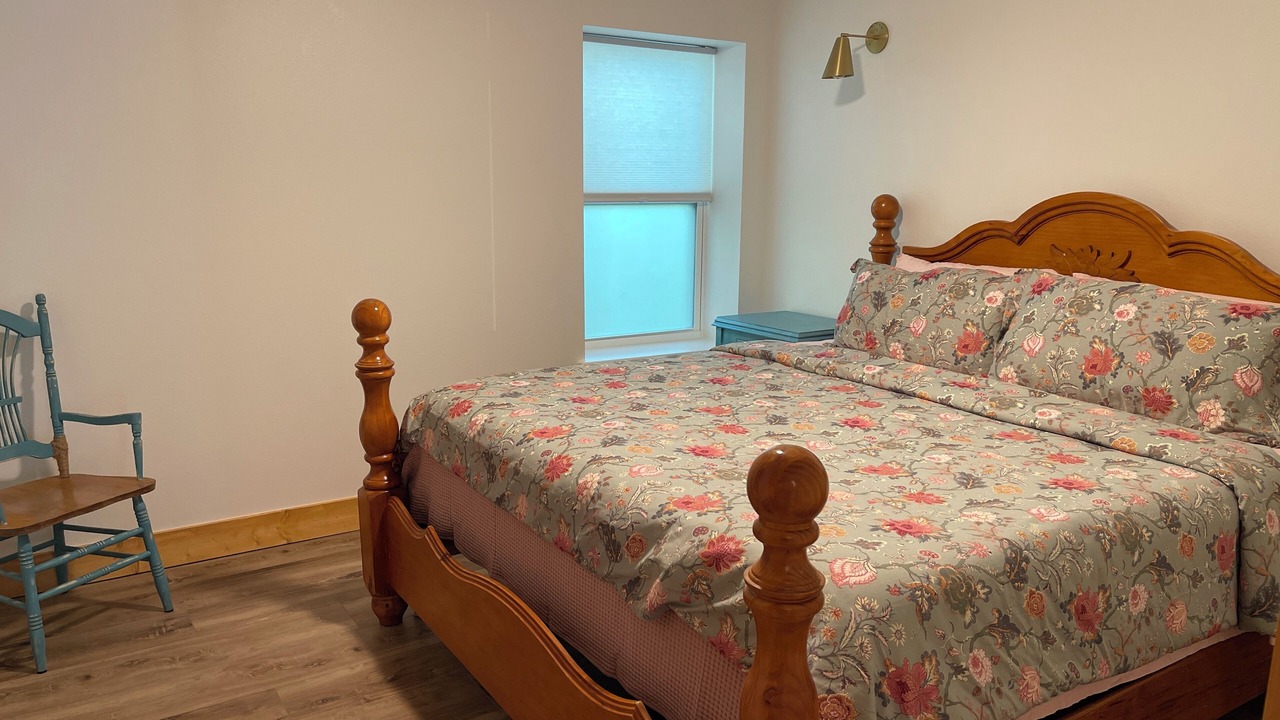 Photo of Bedroom in Winslow