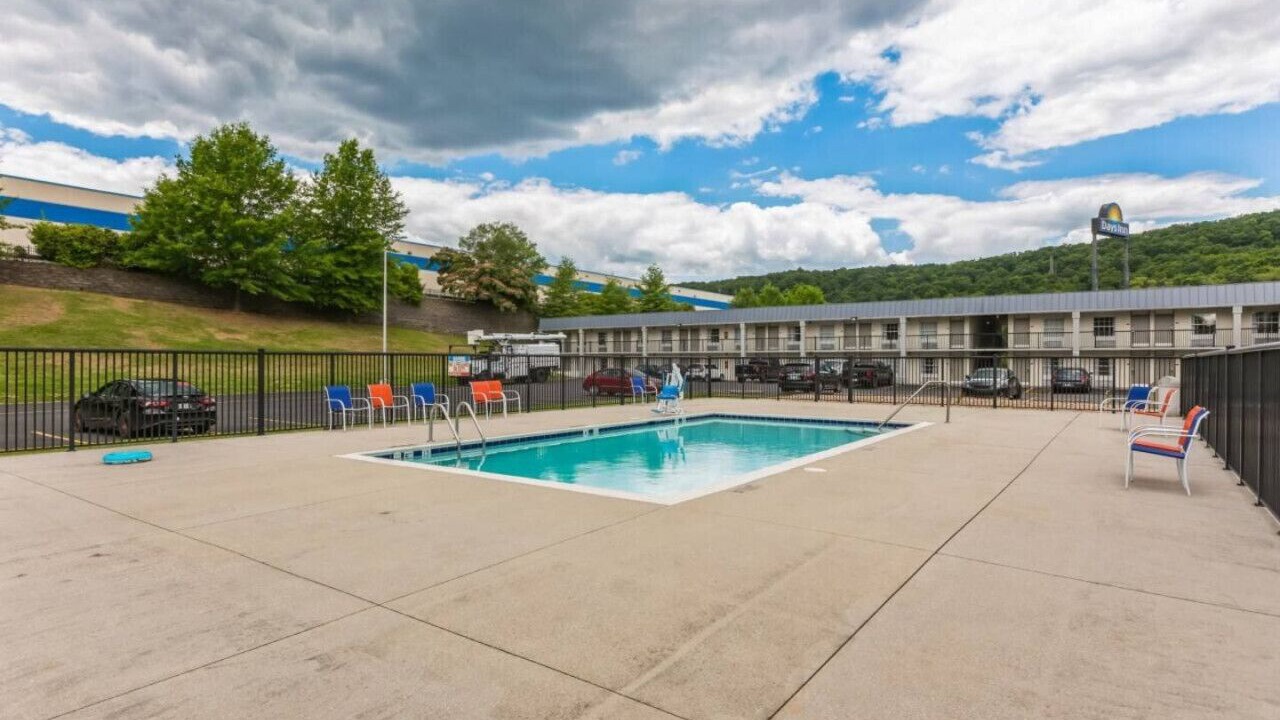 Photo of Outdoor in Hollins