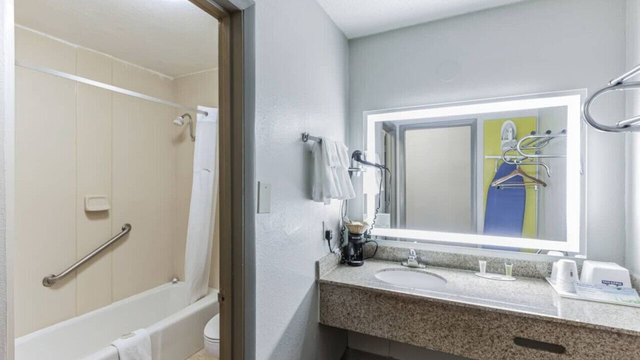 Photo of Bathroom in Hollins