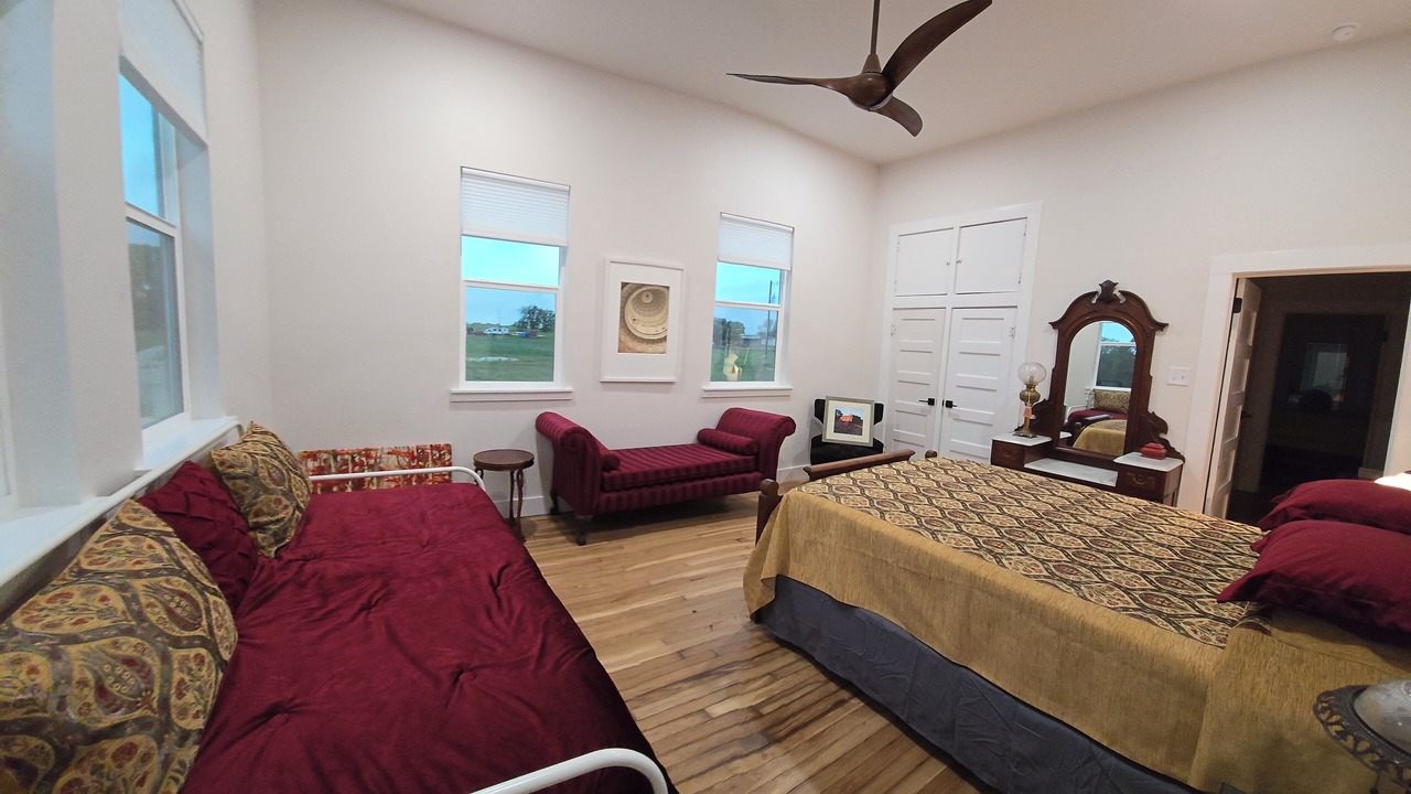 Photo of Bedroom in Luling