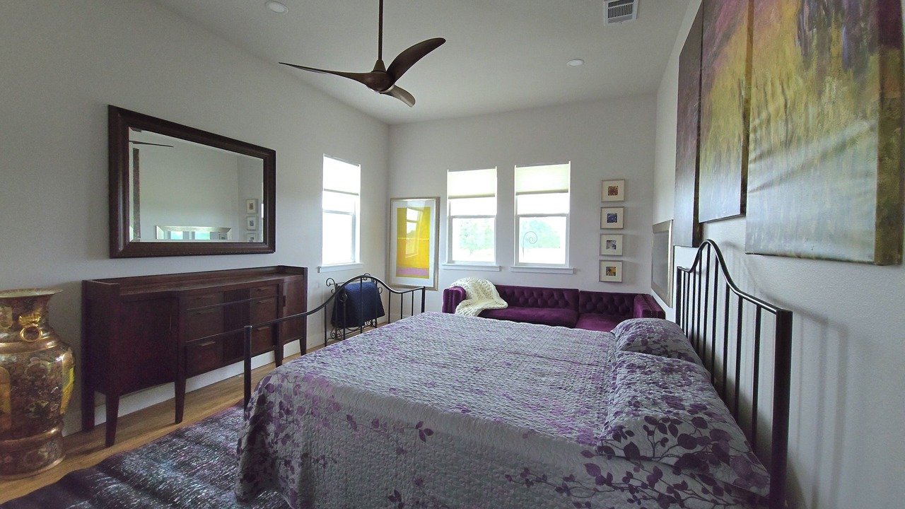 Photo of Bedroom in Luling