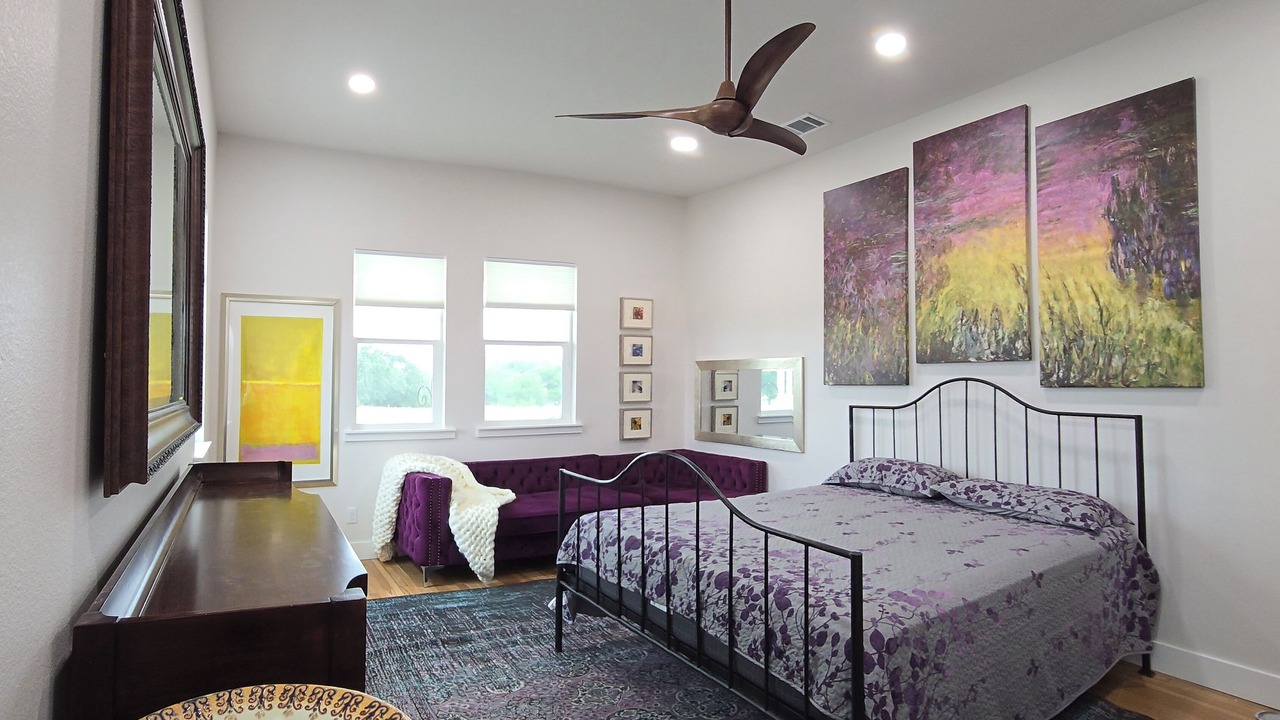Photo of Bedroom in Luling