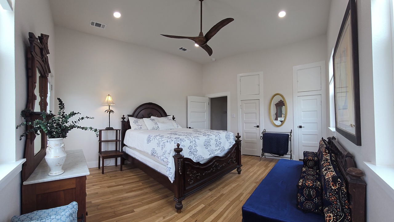 Photo of Bedroom in Luling