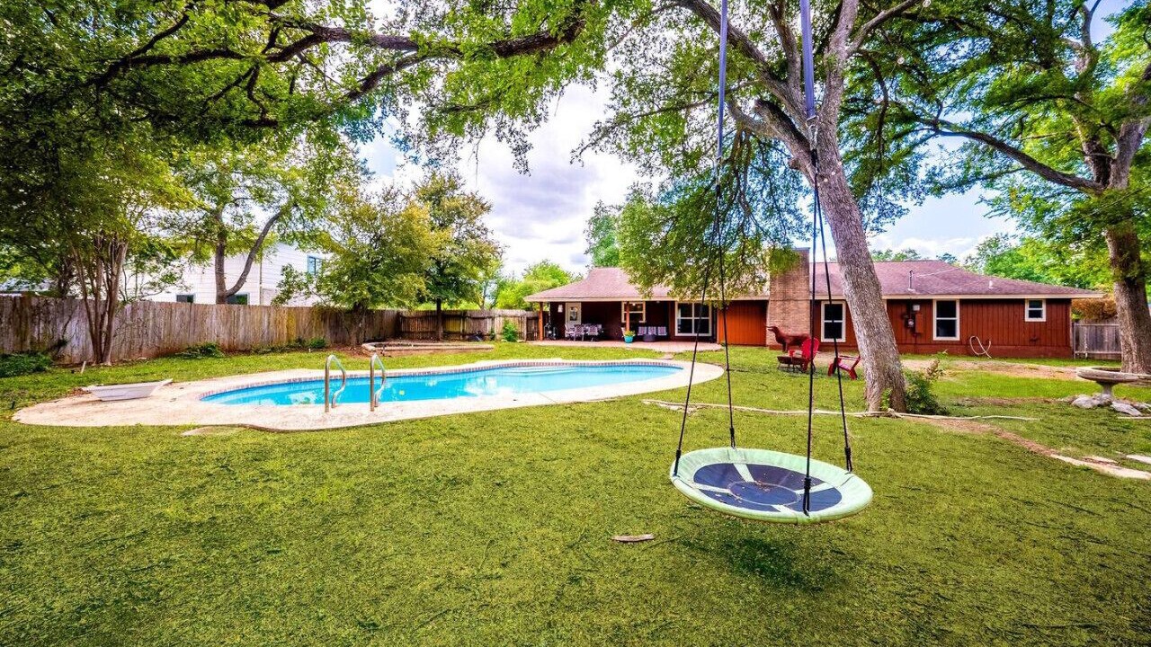 Photo of Outdoor in Shady Hollow