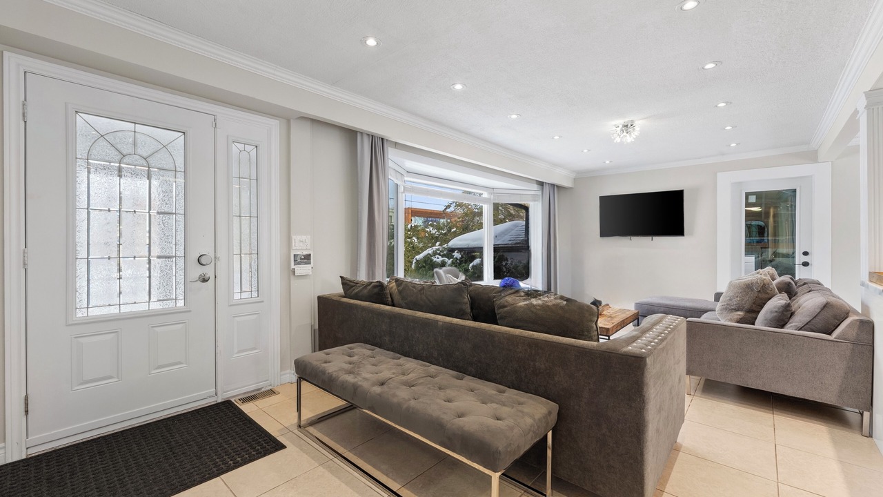Photo of Livingroom in Richmond Hill