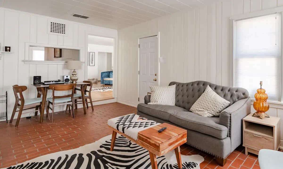 Photo of Livingroom in Tech Terrace