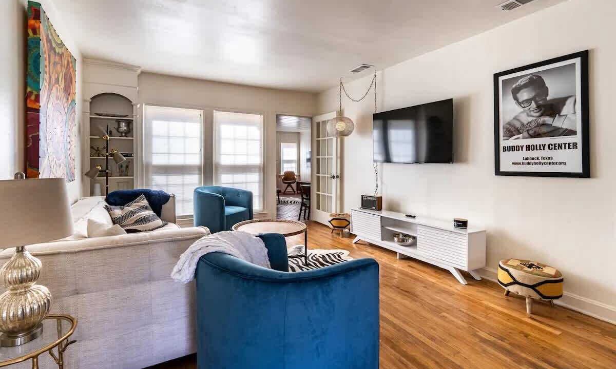 Photo of Livingroom in Tech Terrace