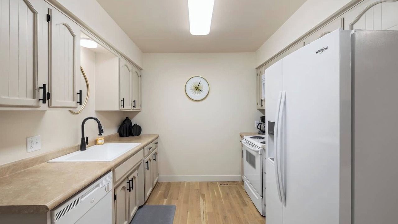 Photo of Kitchen in Brookline Station