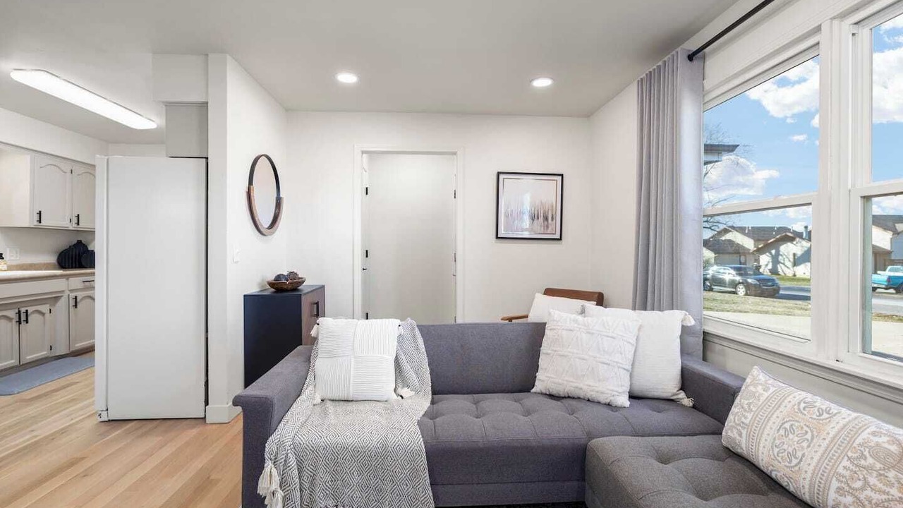 Photo of Livingroom in Brookline Station