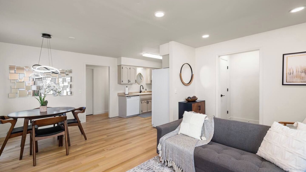 Photo of Livingroom in Brookline Station