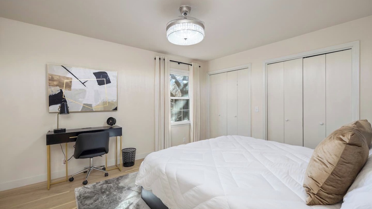 Photo of Bedroom in Brookline Station
