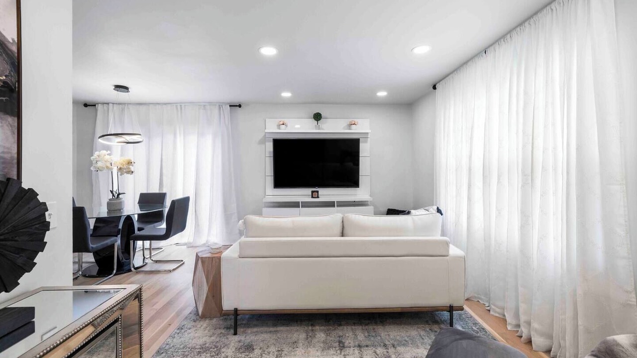 Photo of Livingroom in Brookline Station