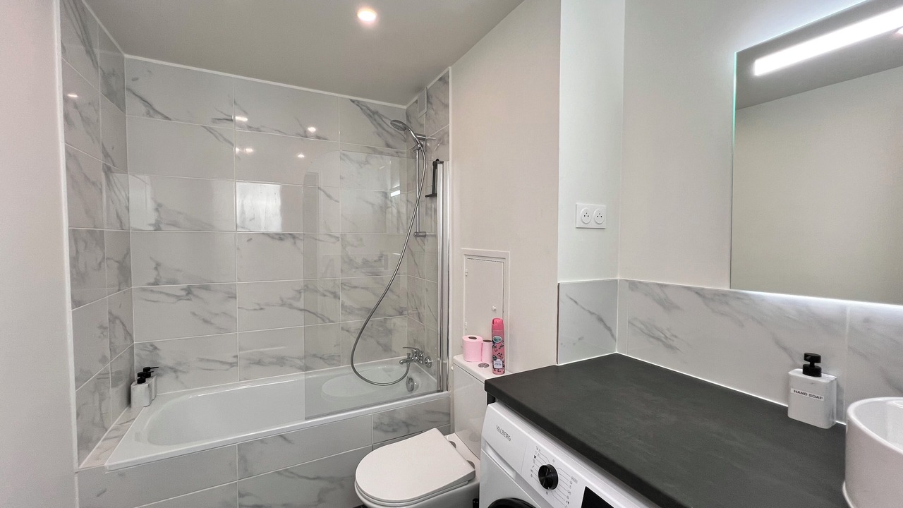 Photo of Bathroom in Montreuil