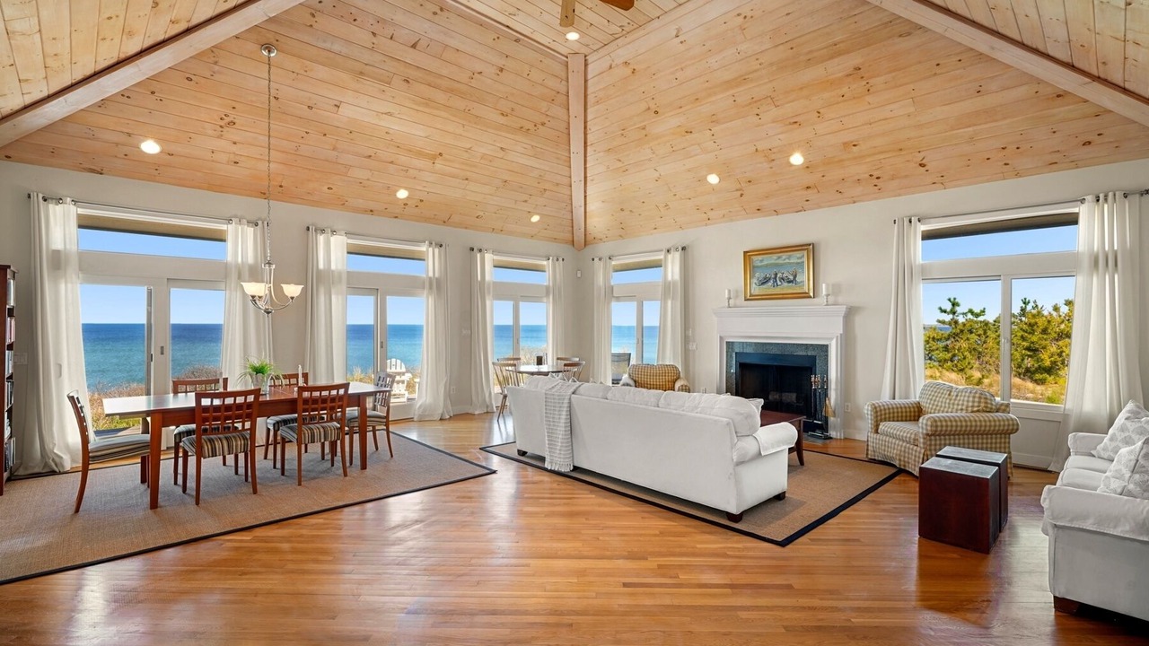 Photo of Livingroom in North Truro