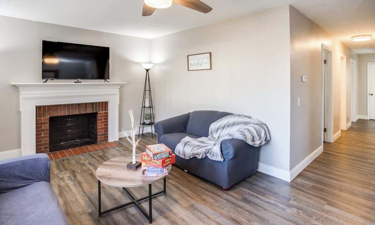 Photo of Livingroom in East Rochester