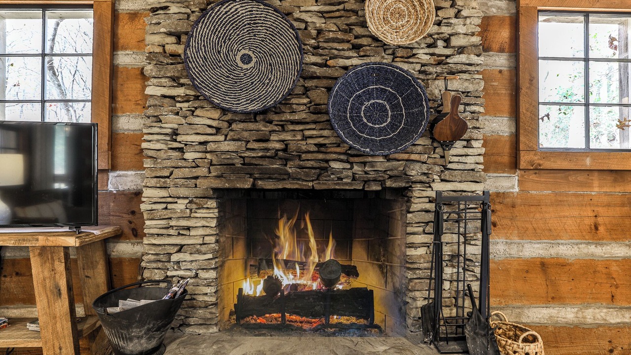 Photo of Livingroom in Big Canoe