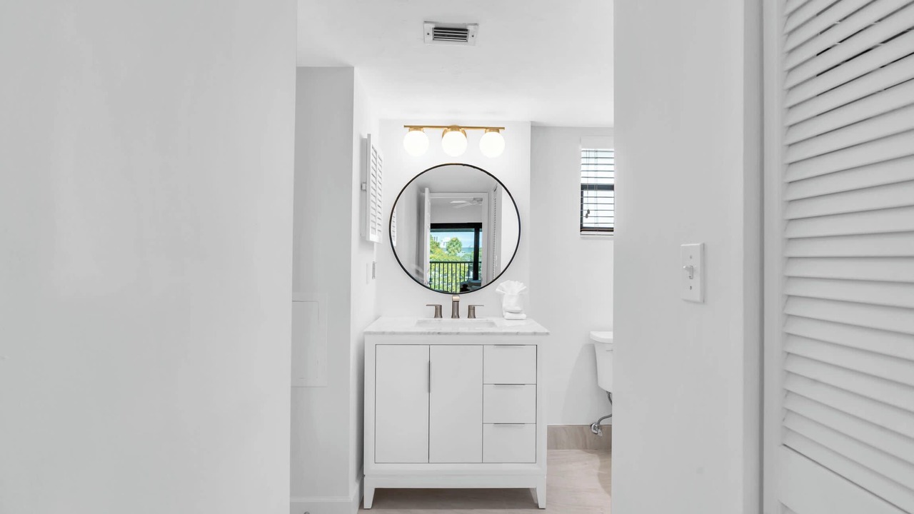 Photo of Bathroom in Park Shore