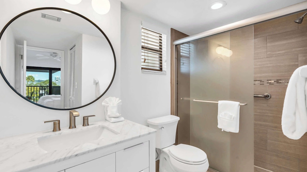 Photo of Bathroom in Park Shore